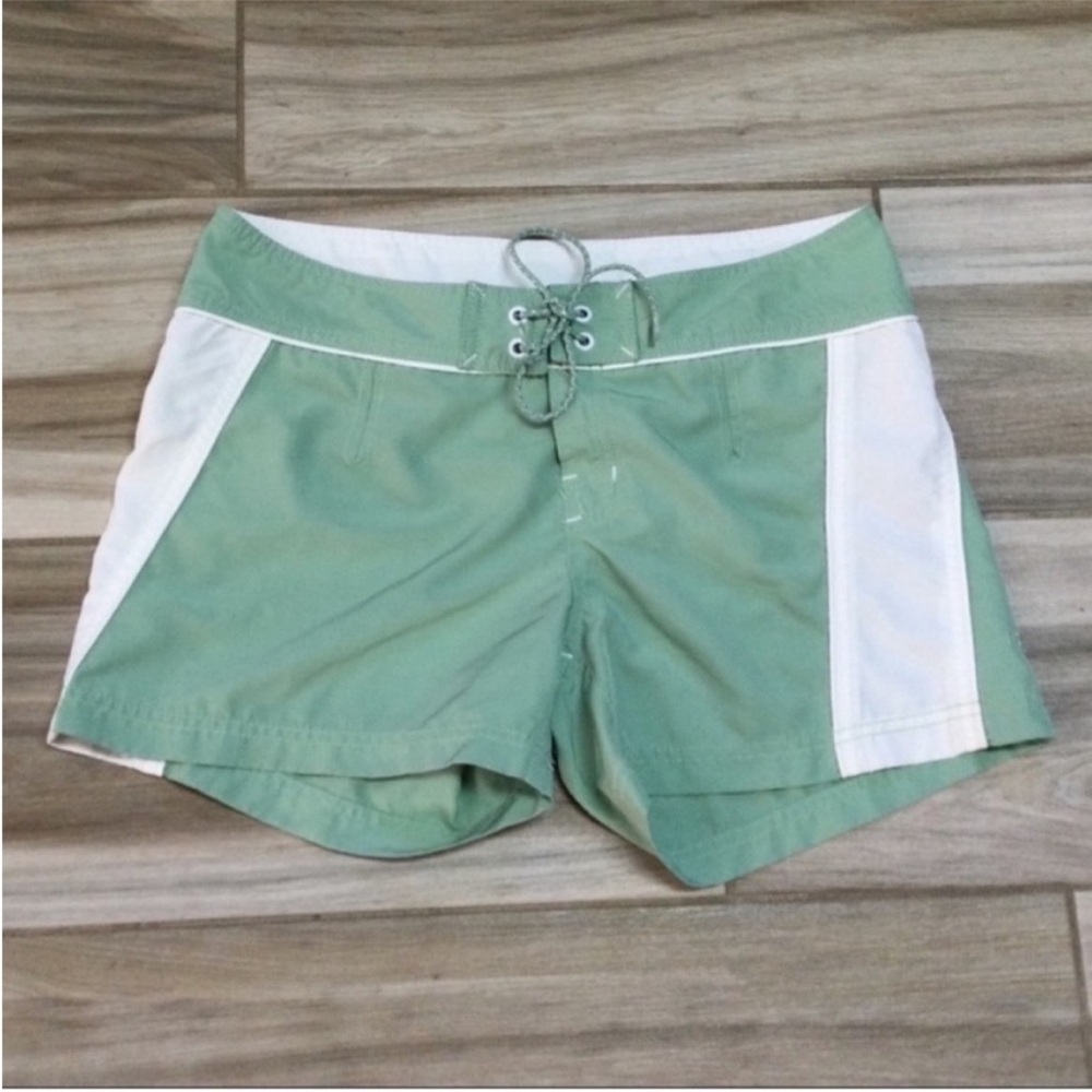 The North Face Shorts 8